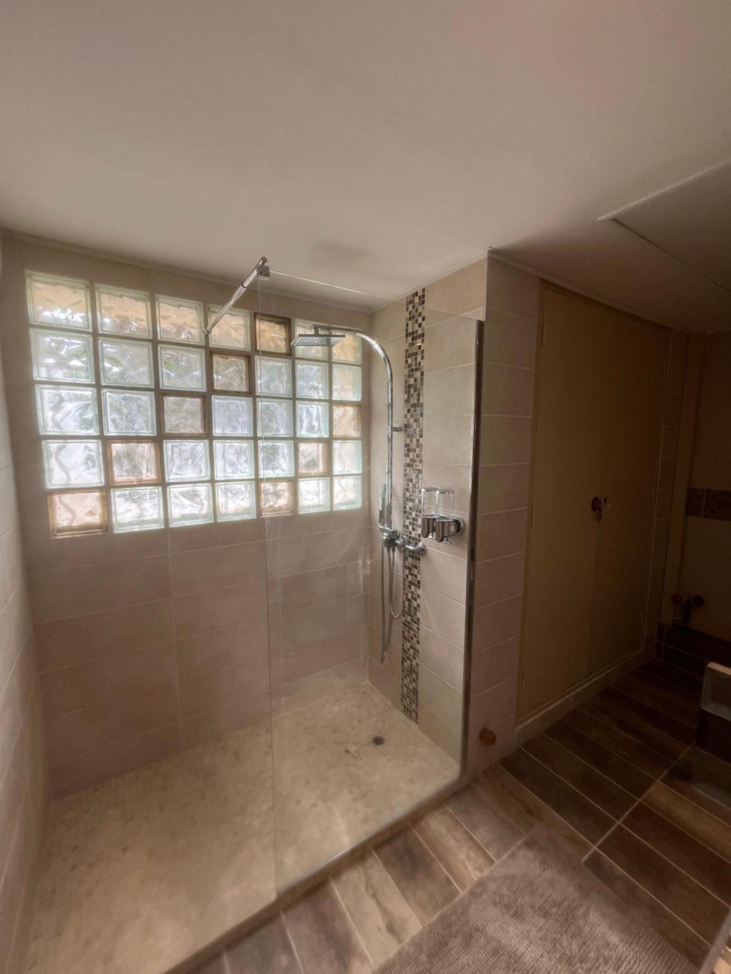 Chambre D'Hotes La Tour-dʼAigues エクステリア 写真